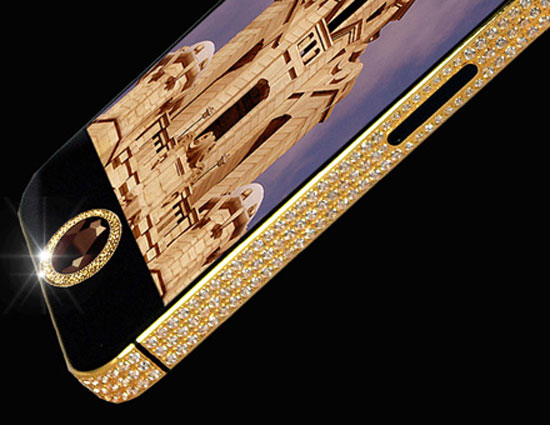 The worlds most expensive iPhone 5 worth $15 million sports a large flawless black diamond