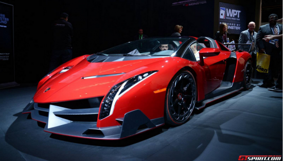 Veneno Roadster CES